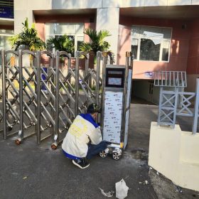 Sửa cổng xếp tại Nhơn Hòa