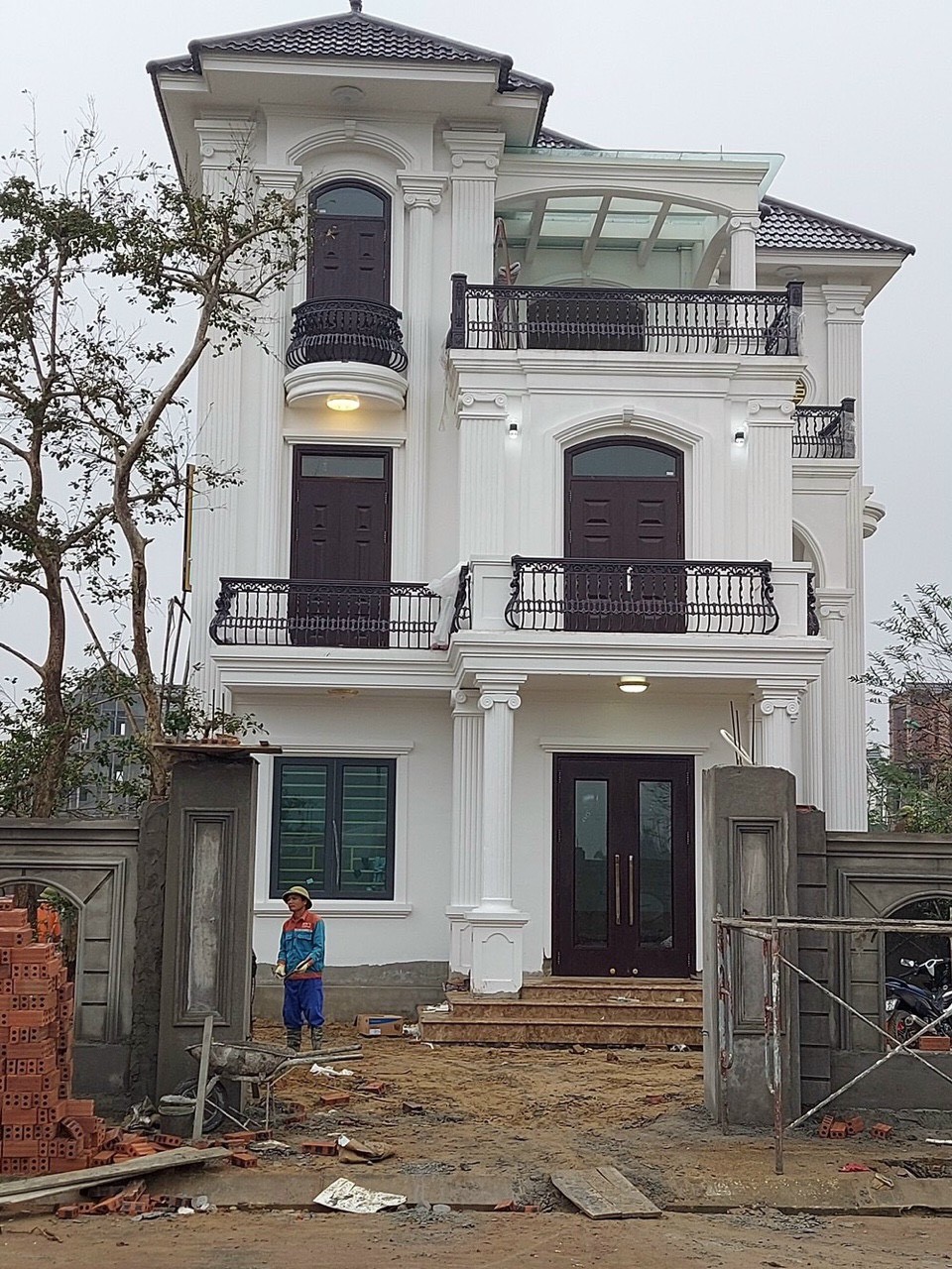 Lắp đặt cửa thép vân gỗ tại Hà Nội 1 cửa thép vân gỗ tại Hà Nội