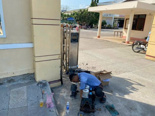 Sửa cổng xếp tự động tại Quy nhơn