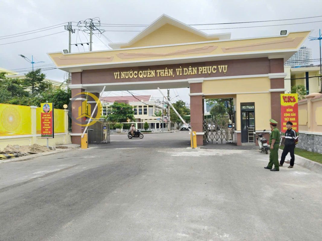 Hệ thống barie kiểm soát giao thông tại công an tỉnh Gia Lai